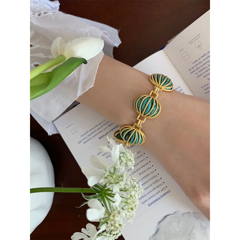 40代から50代の女性にぴったり？ブレスレットを選ぶときの本質は何か？