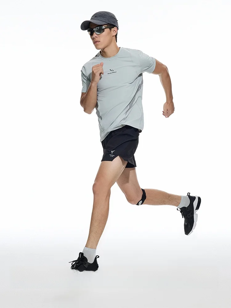 5月にどんなトレーナーを選ぶべき？通勤からランニングまで、本当に使えるアイテムとは？