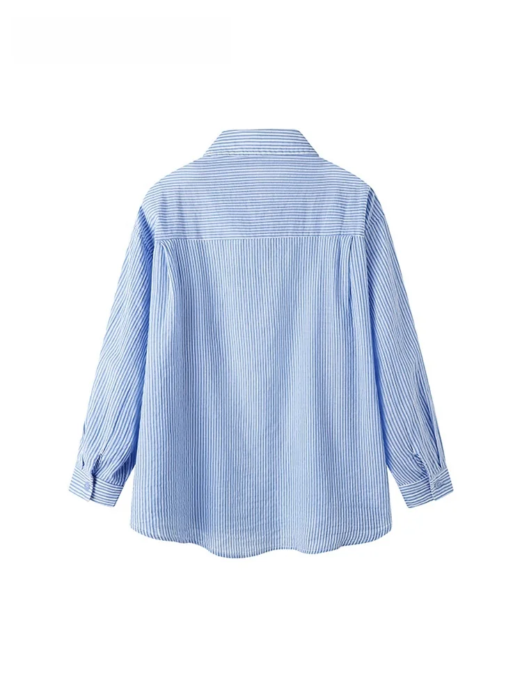 韓国風ストライプ柄 chambray シャツ：通勤シーンで実用性を確認