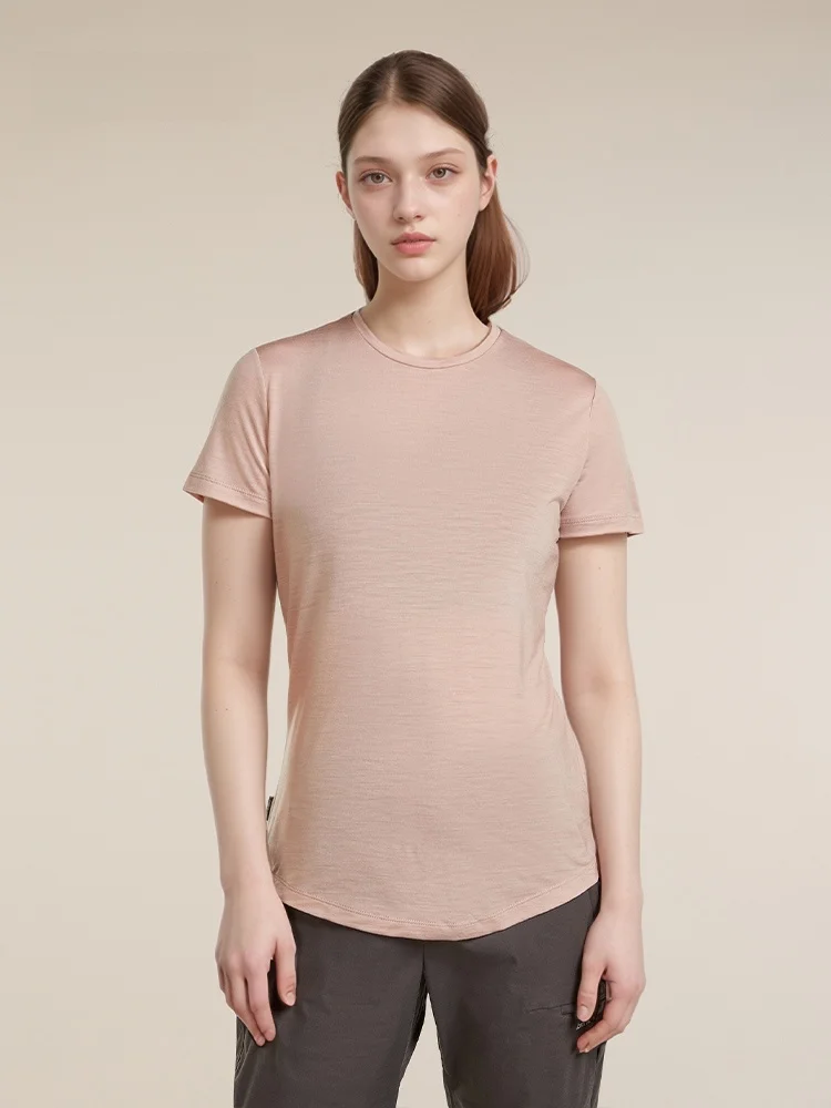 ストリートファッションの本質とは？メリノウールTシャツで解くスタイルの秘密