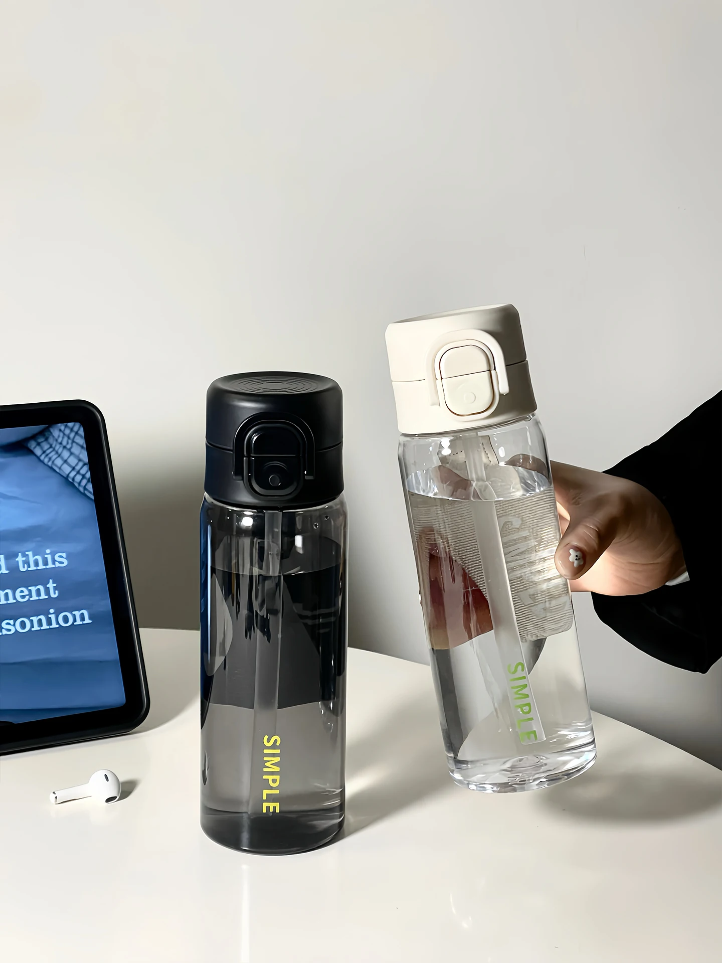 ジム用水筒の選び方：高耐熱性スポーツ水筒【550ml・ストロー付き・PC製】の実用性と性能解析