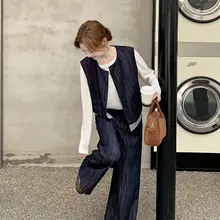 洗練されたデザインのベストとワイドパンツ【秋用・ゆったりとしたシルエット・カジュアルスタイル】（セットアップ対応）