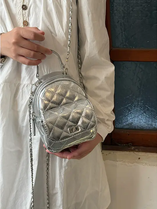 ミニリュック レディース キルティング チェーン付き ガーリー 上品