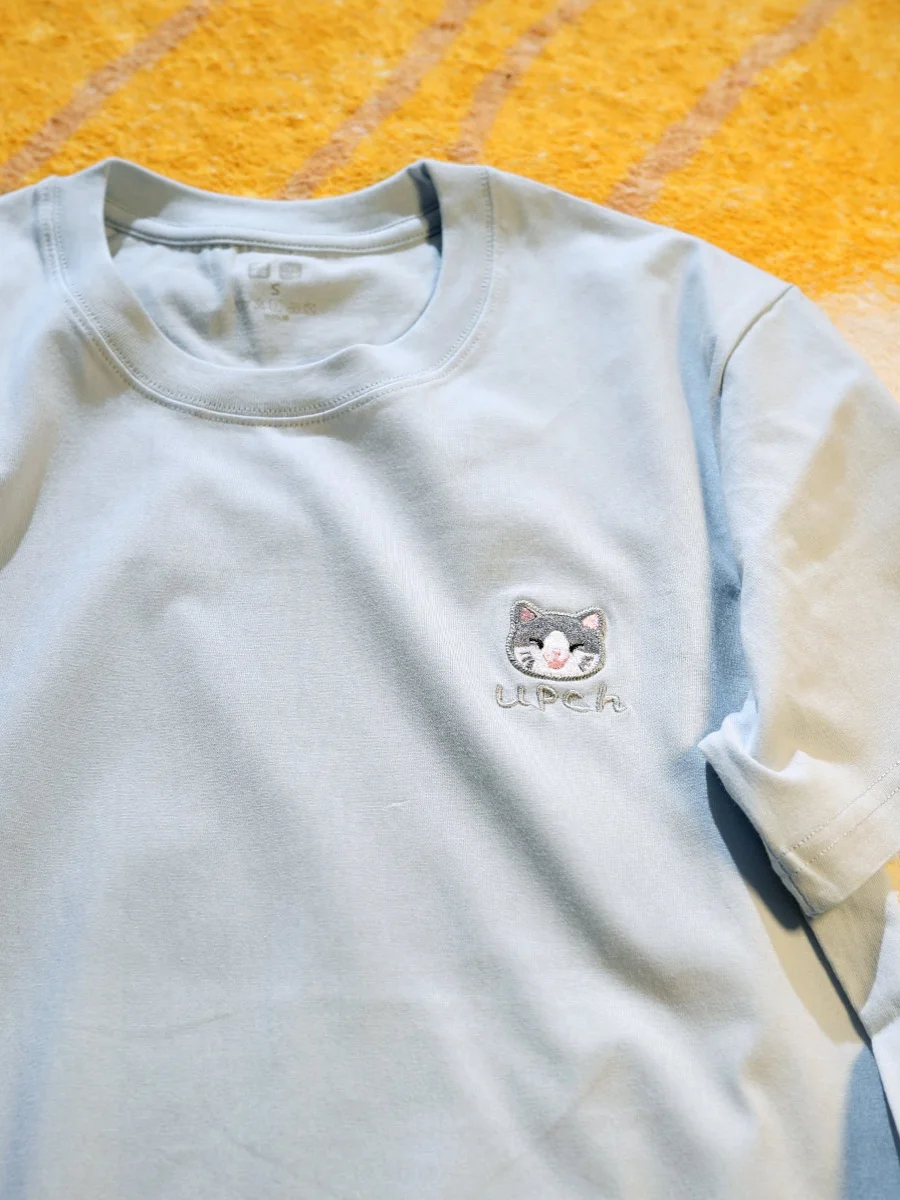シンプル刺繍デザインのTシャツ：ワンポイントの色選びと着用シーンを徹底解説