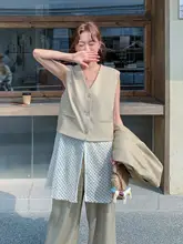 カキー色の高級感あるカジュアルスーツ【ワイドパンツ・レース切替ベスト・春用】（セットアップ対応）