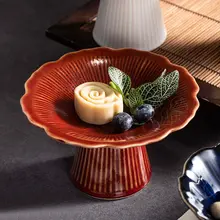 洗練されたデザインの赤いセラミック高脚皿【冷菜用・スイーツ・おしゃれな皿】
