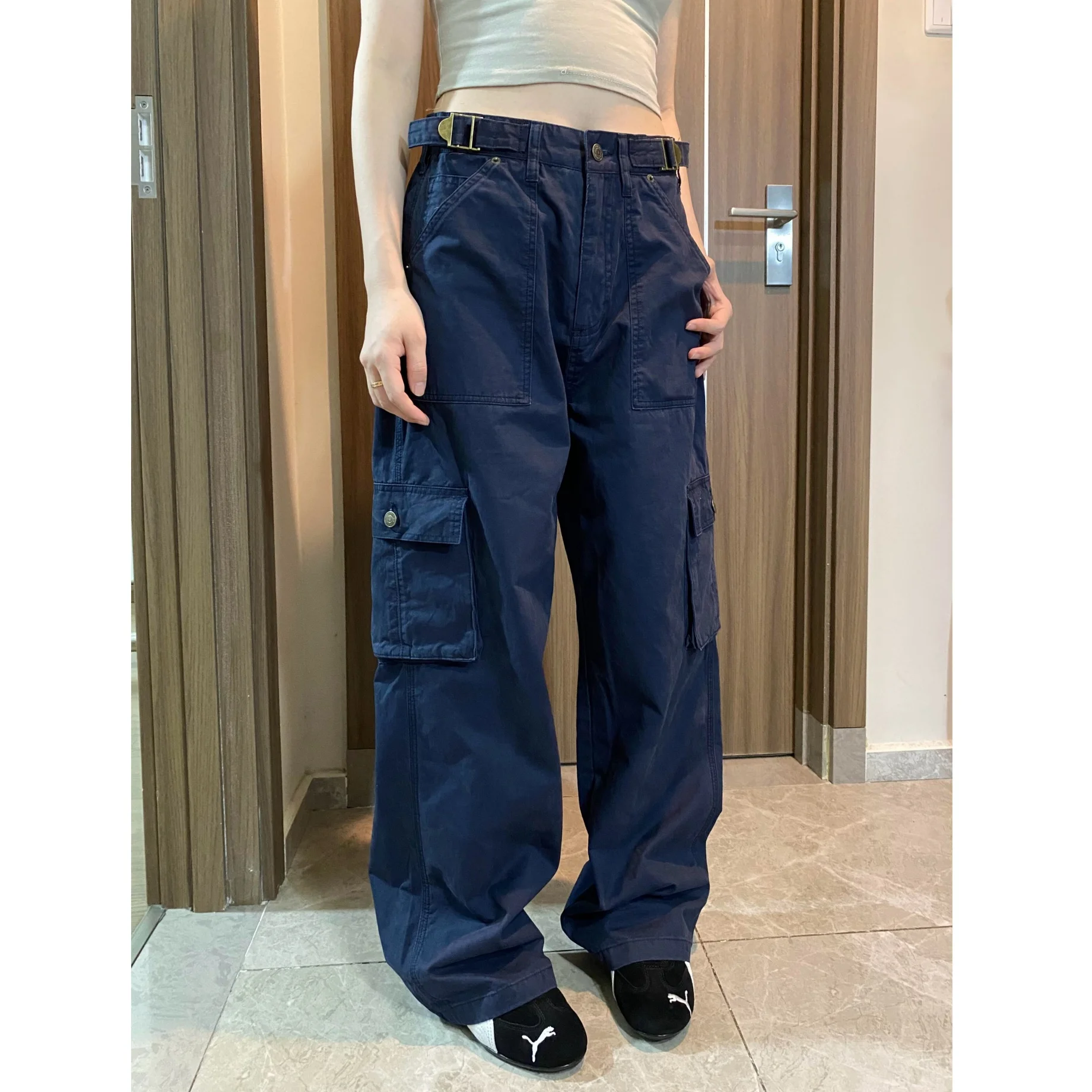 アメリカンビンテージ風 ワークポケットデザイン デニムパンツ【春秋用・ルーズフィット・ハイストリート】 カーディガン コーデ パンツとの組み合わせ