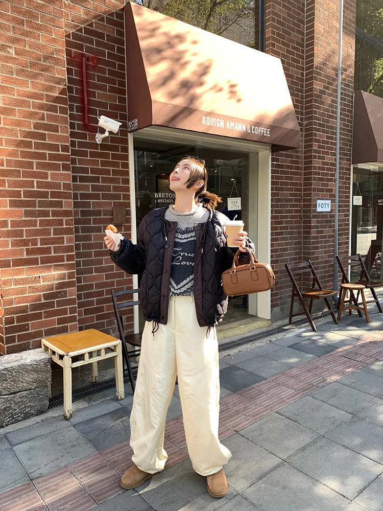13C厚手コットンカジュアルパンツ：防風保温機能とウエスト紐付きの冬用スタイル