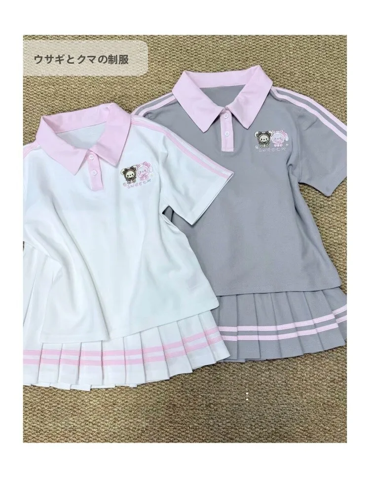 水色の服はどんな色か？透ける感と柔らかさが魅力の「兔熊校服」スタイルで見つめる