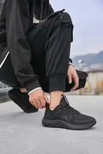 メンズブラックスポーツシューズ【通気性・軽量・クッション性抜群】