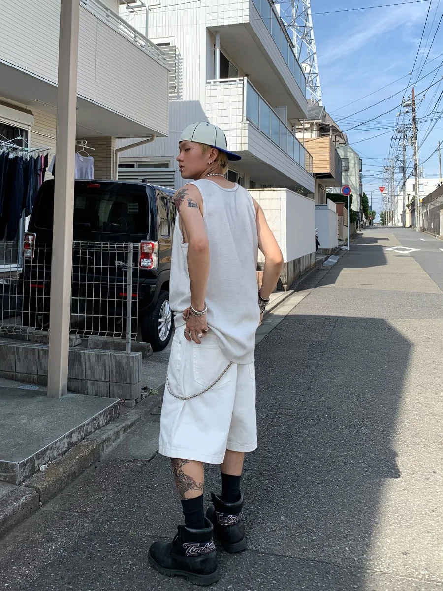 ストリート系中学生男子が選ぶ、通学にぴったりな白デニムショートパンツはどう選ぶ？