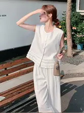 夏にぴったりな白色リネンビスチェとワイドパンツのコーディネート（セットアップ対応）