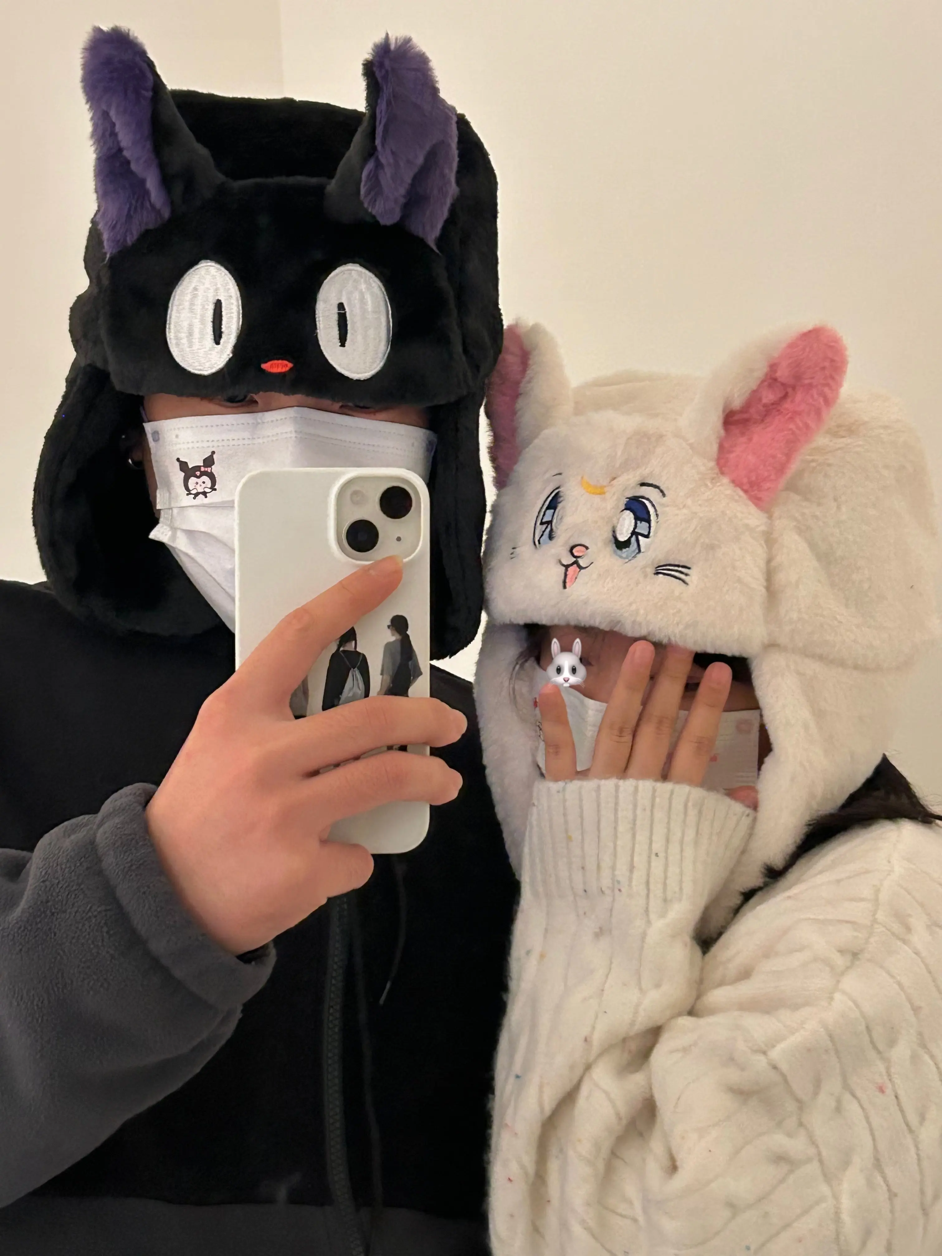 猫耳と黒マスクはなぜ人気なのか？その本質を、冬の日常で体感する