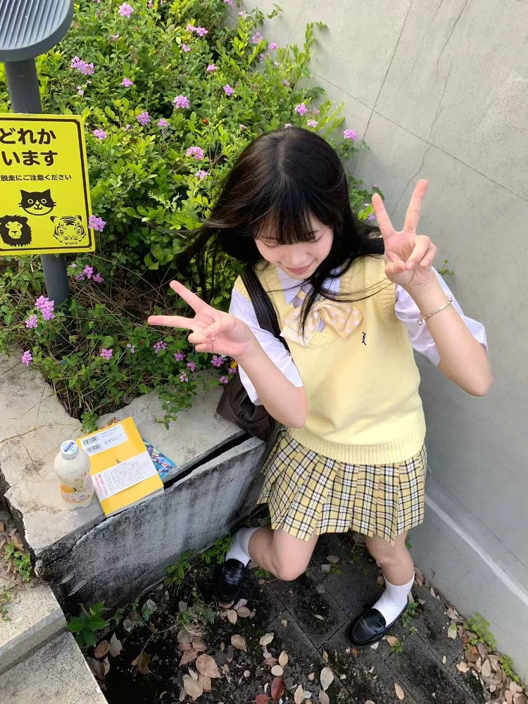 ミズハラミ JKカレッジスタイルニットベスト：甜美風のつなぎ上着としての実用性とシーン別活用