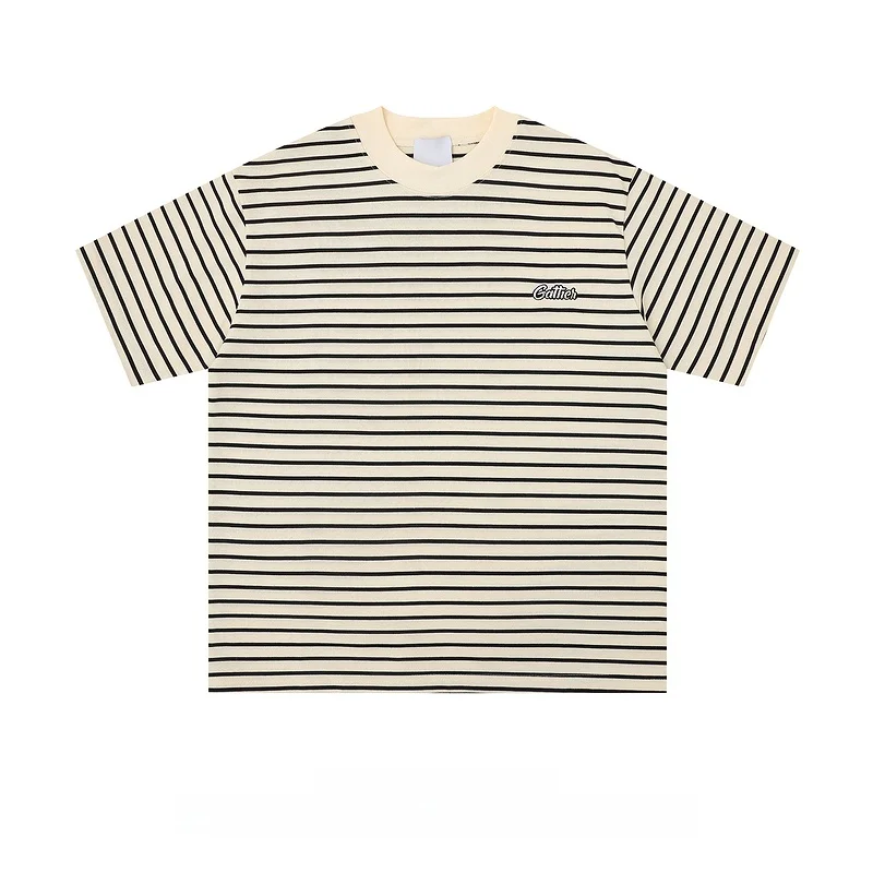 Tシャツにジーンズを合わせるとき、どんなスタイルが自然で洗練された印象になるの？