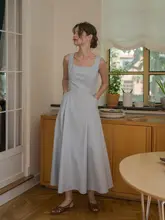 シンプルなデザインのフレアドレス【ボックス型ネック・ウエストリボン・大口ポケット】