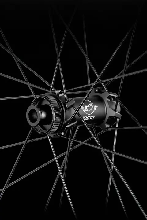 衝撃波 カーボンファイバー製自転車ホイールセット【700C・真空開口タイヤ・ロードバイク用】