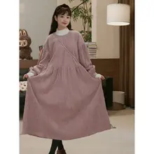 光沢感のあるコーデュロイスカートワンピース【シルエットを美化・フィット・ファッション性】