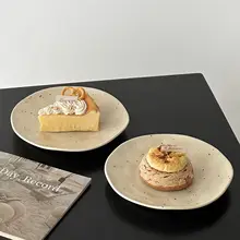 レトロスタイルの陶器製スイーツプレート【水墨画デザイン・おしゃれなケーキ皿・アフタヌーンティー用】