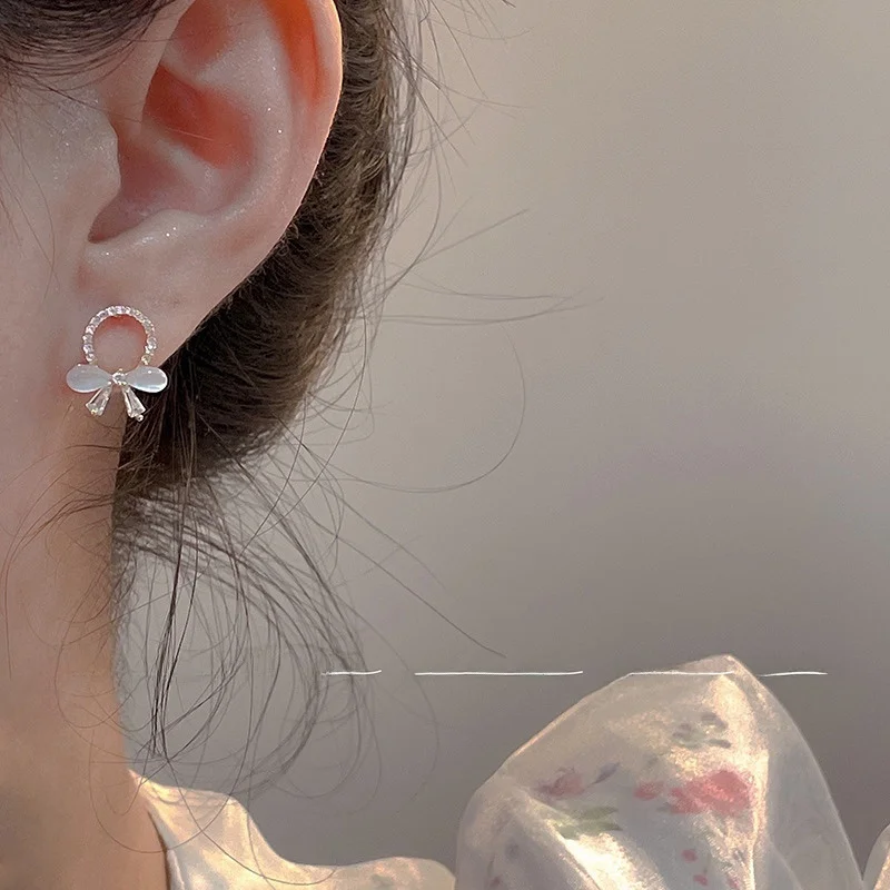 S925銀製バタフライノット猫目石ピアス【デリケートで洗練されたデザイン】