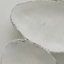 白色の葉デザインの壁掛け装飾【レトロスタイル・ホテル向け】