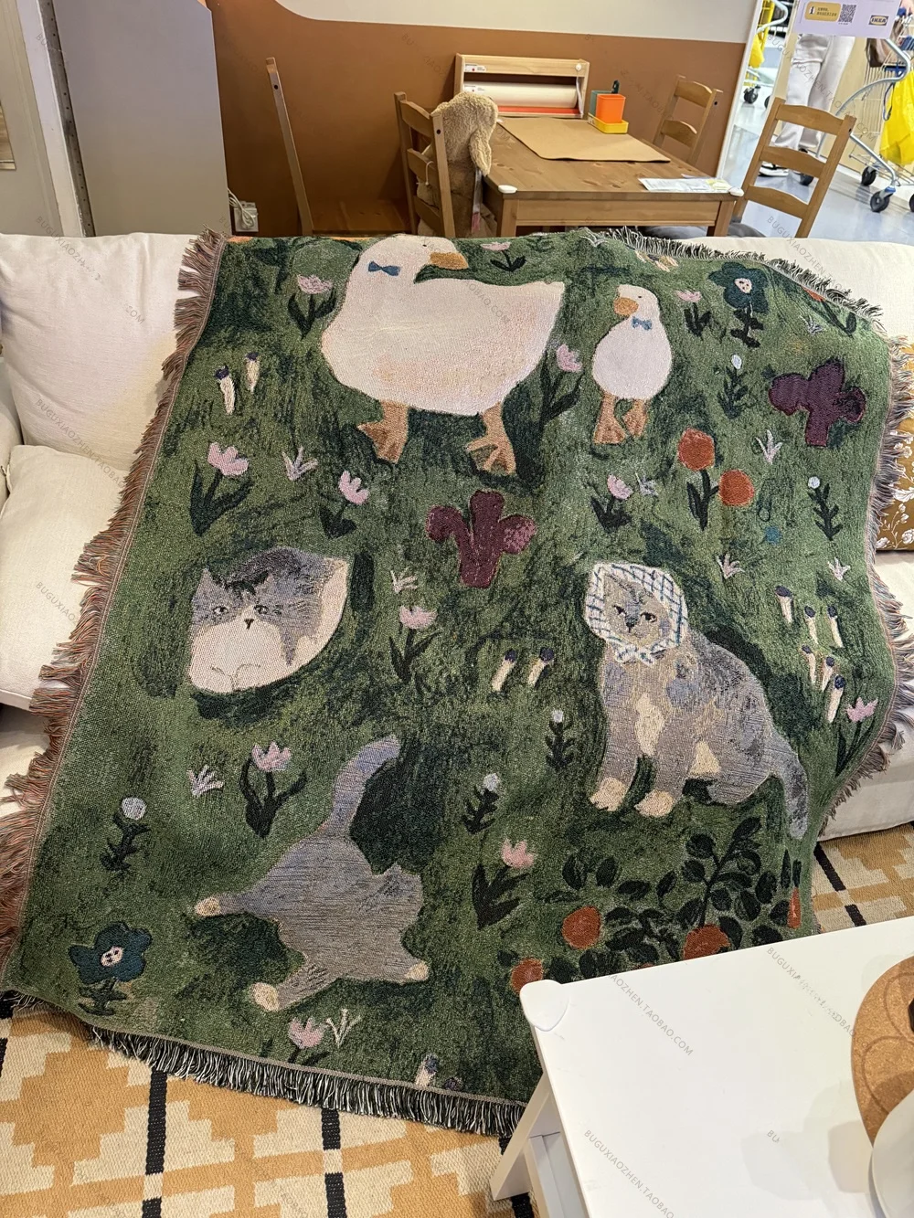 癒しの猫アートタペストリー：韓式デザインのニットブランケットを家庭で活用する方法