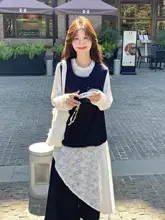 不規則な白色レースロングスカートとデニムベスト・九分丈ワイドパンツの重ね着コーデ（セットアップ対応）