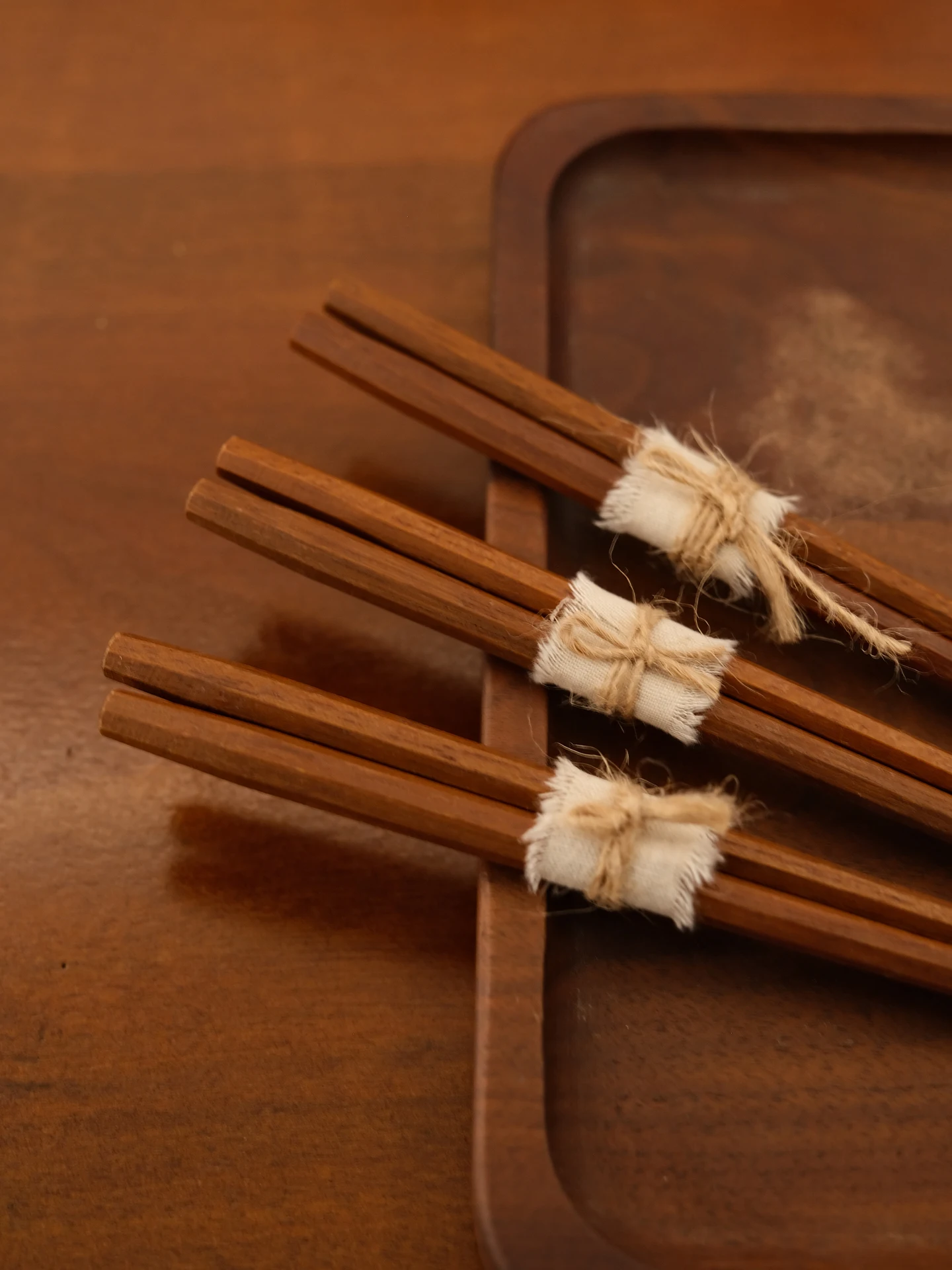 天然の鉄木製防滑箸：清漆仕上げで抗菌・防カビを実現する日式デザイン