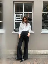 高腰のスリム微フレアカジュアルパンツ【秋冬用・小柄ポジション対応】