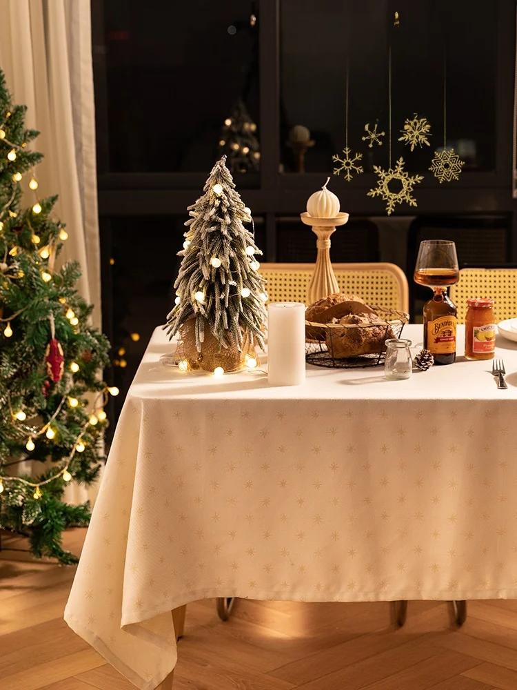 クリスマスに贈るメッセージとギフトの選び方で迷っている？このテーブルクロスが解決する