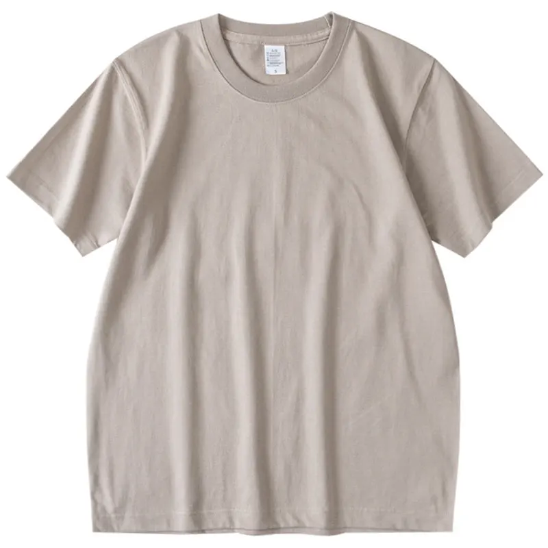 大地色の極上の柔らかさの丸首半袖Tシャツ：夏用無地カジュアルスタイルの実用性と着心地解析