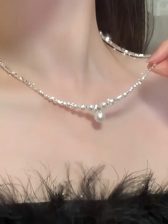 美しいデザインの真珠ネックレス【円形・高輝度・気品あふれる】
