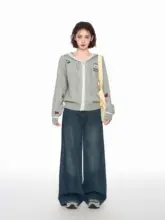 グレーのフード付きジッパー編みニットカーディガン【ショート丈・春秋冬用】