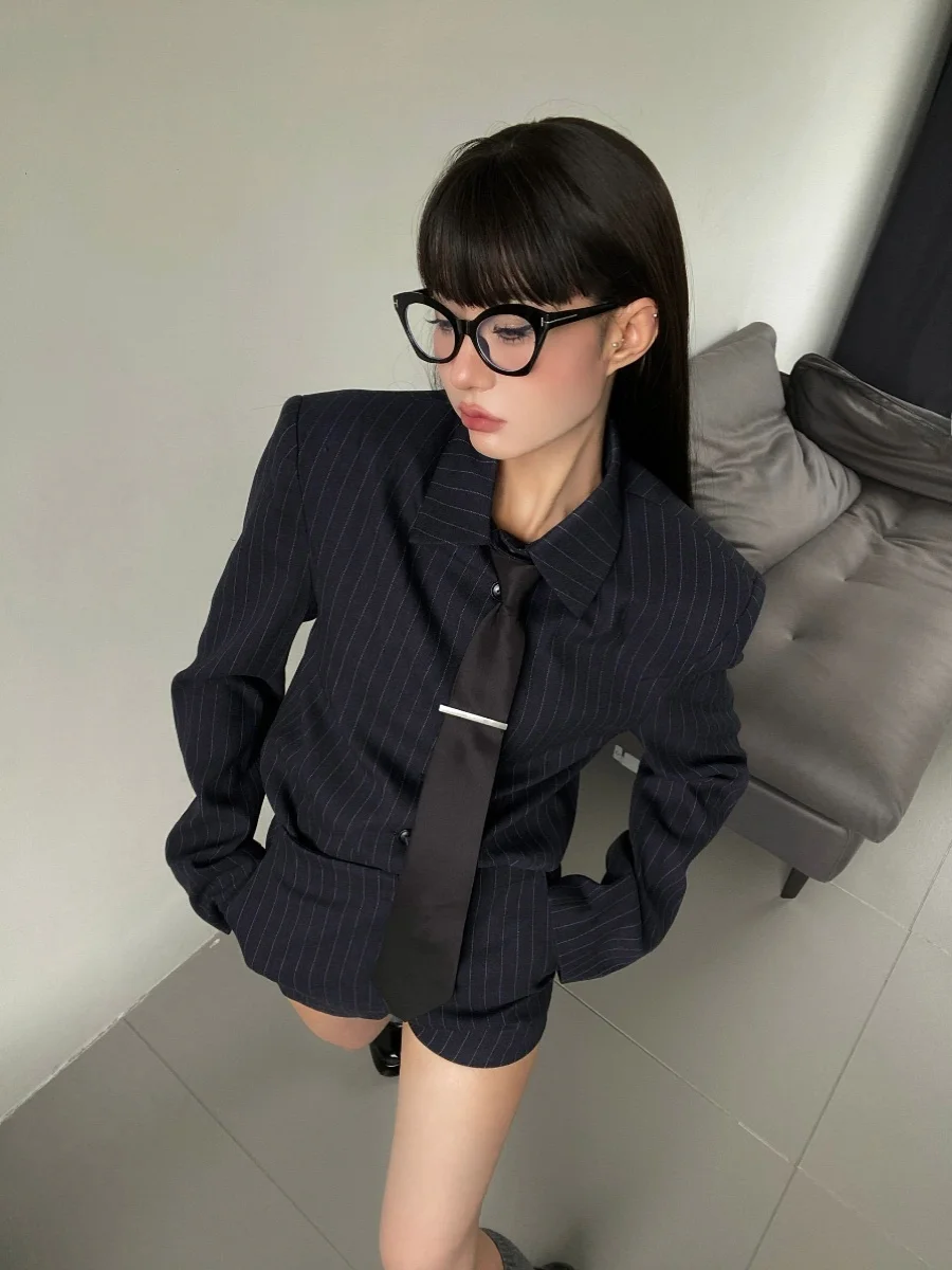 黒シャツと黒スーツをどう選ぶべき？リアルな使い方と選び方のすべてを解説