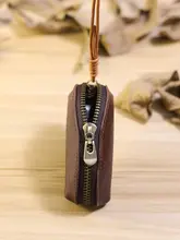 ミニサイズの植物タンニン仕上げ牛革ネックレス口紅ケース【レトロデザイン・小型・便利】