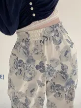 美しい山茶花プリントのハイウエストパンツ【春夏用・ストレートデザイン】（セットアップ対応）