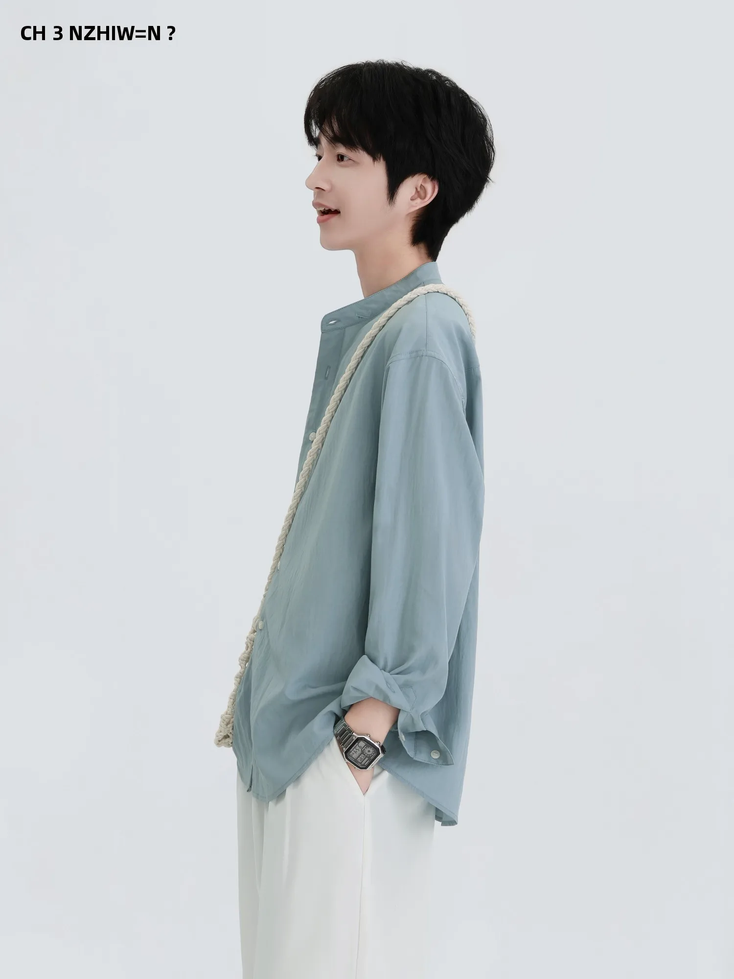 オフホワイトシャツの選び方：春に着るカジュアルブルーシャツの実用性と機能解析