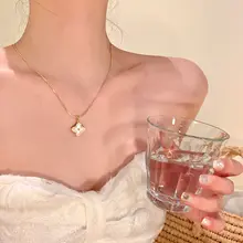シンプルな黒白リバーシブル四つ葉の花ネックレス【重ね付け対応】