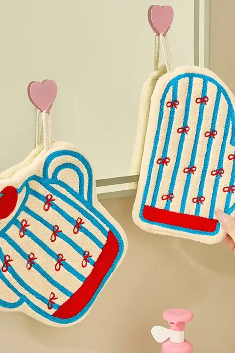 可愛いカートゥーンデザインのハンドタオル【珊瑚フリース・吸水速乾・掛け式】