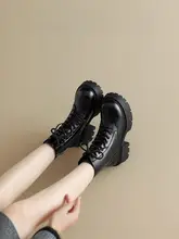 本革製 レトロデザインのマーチンブーツ【編みひも付き・女性用・短靴】
