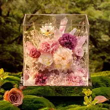高級感ある永生花カーネーションの花束ギフトボックス【母の日・誕生日・教師の日用】