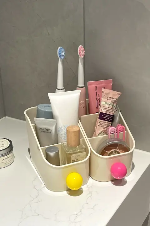 ドレッサー 卓上 コスメ収納ラック 仕切り付き プラスチック 化粧品 香水 リップ 小物 メイクブラシ 整理整頓