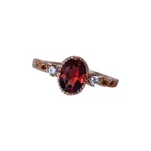 925銀メッキのガーネット風リ ring【女性用・スタイリッシュ・シンプル・カジュアル】