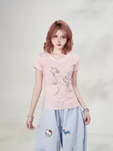 星柄プリントのVネック短袖Tシャツ【レディース・カジュアル・スリムフィット】