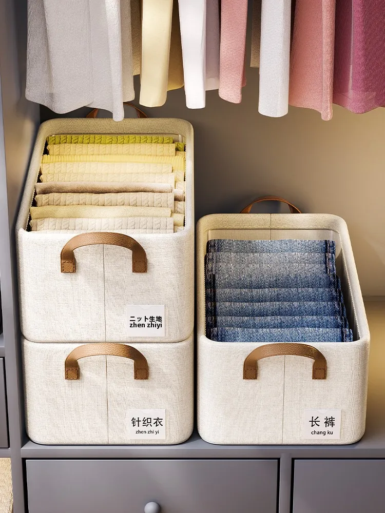 季節外の服を収納する方法は  ？厳選5選で暮らしの整理を実現