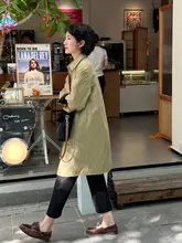 カジュアルなカーカー色のリバーシブルトレンチコート【春用・中丈・女性用】（セットアップ対応）