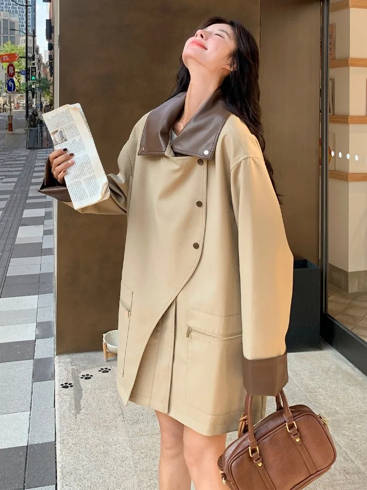 カーキ色のトレンチ風ハイカラーコートは、どう選ぶべきか？