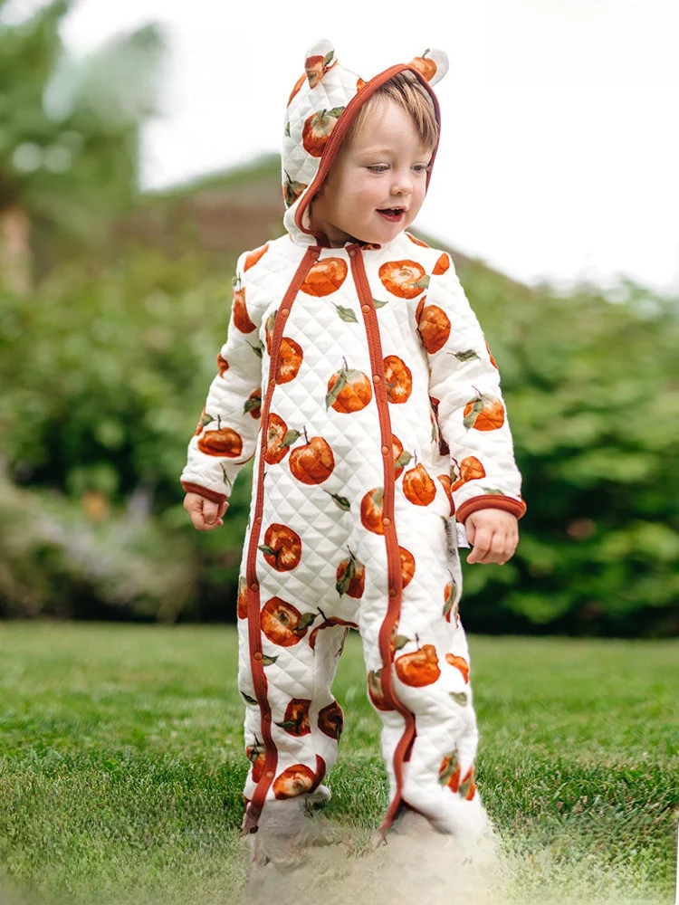 1歳 寝るときの冬服 どんなものいい？MILKBARNのベビーコットンジャンプスーツが解決する理由