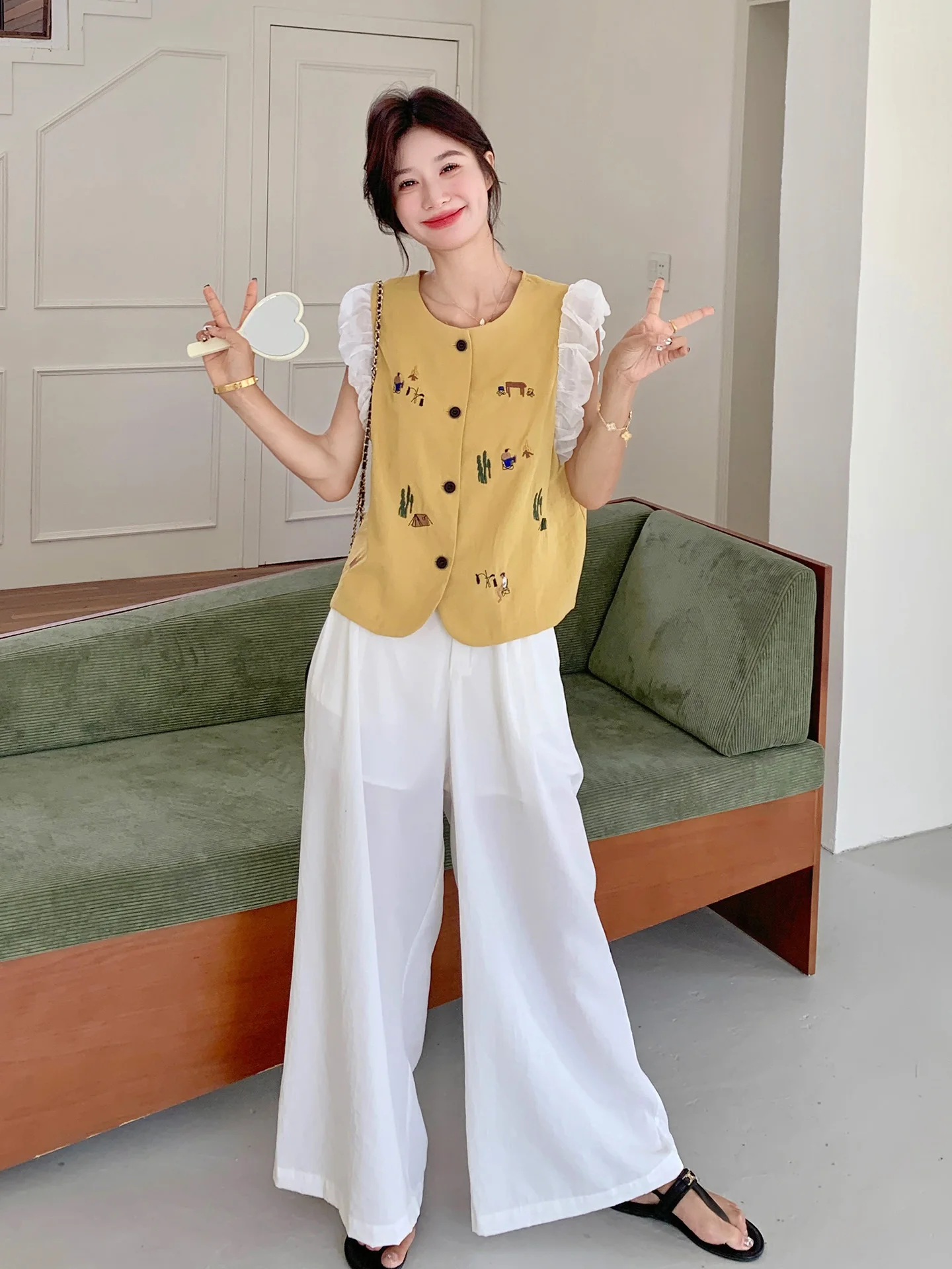 8月に着る服はどう選ぶ？夏のスタイルを決めるための1つの答え