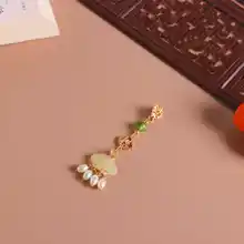 中華風デザインの素朴な刺繍ブローチ【復古スタイル・胸元装飾付き】